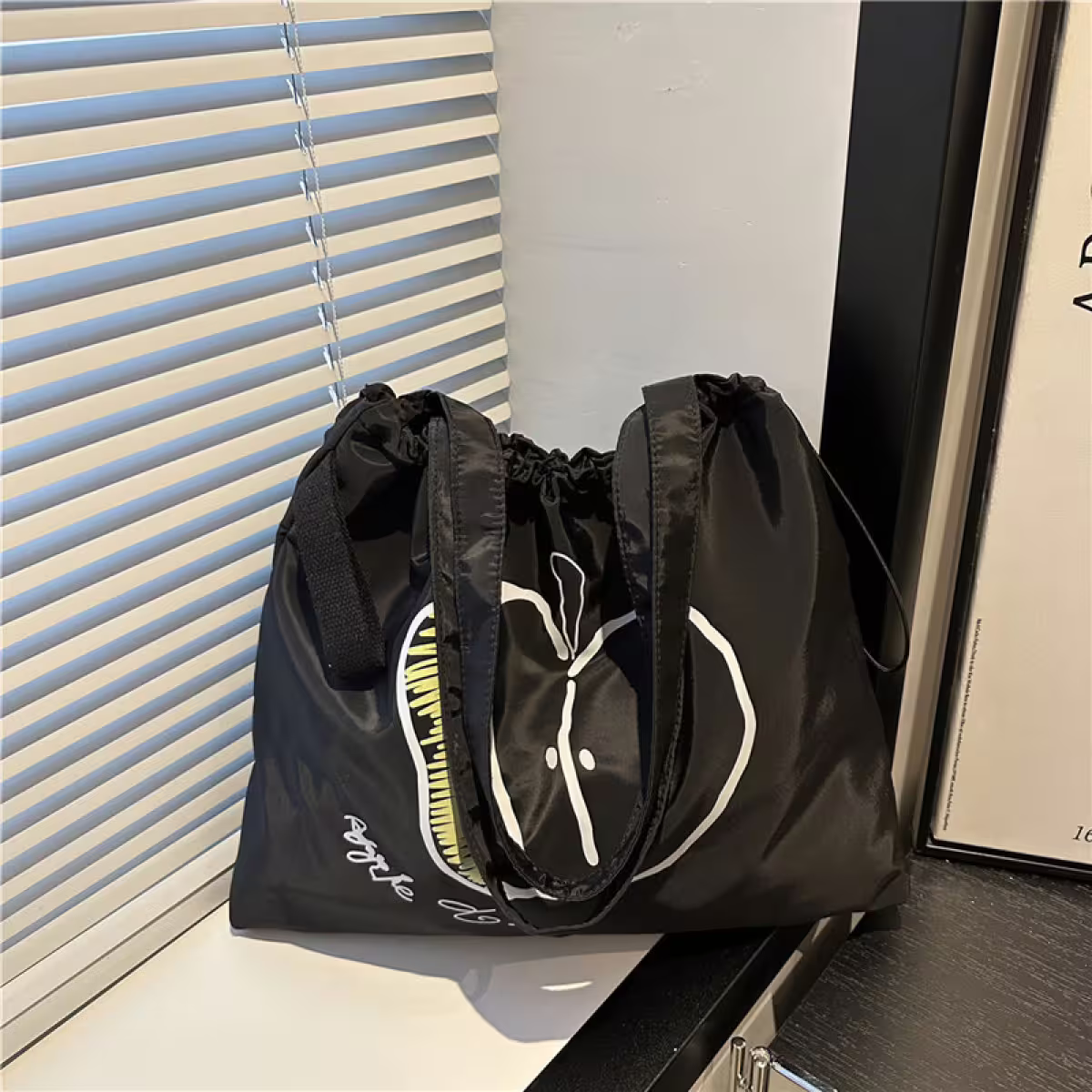 大蘋果印花束口袋×肩背包×黑色-第1張