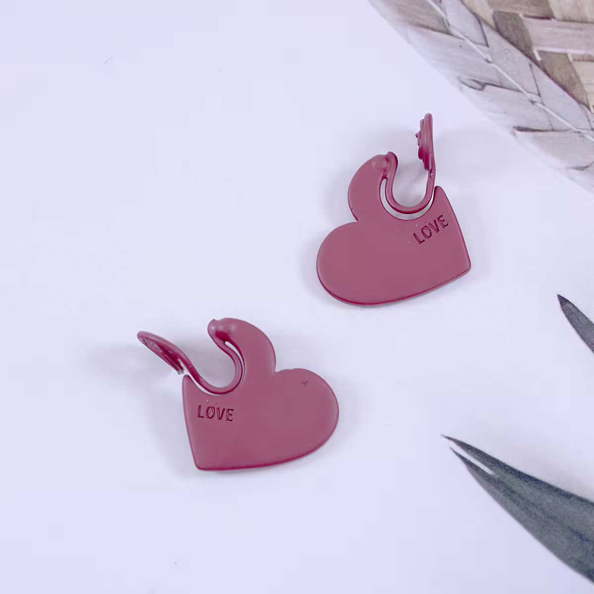 LOVE霧質紅心&times;蚊香盤U型耳夾-第5張