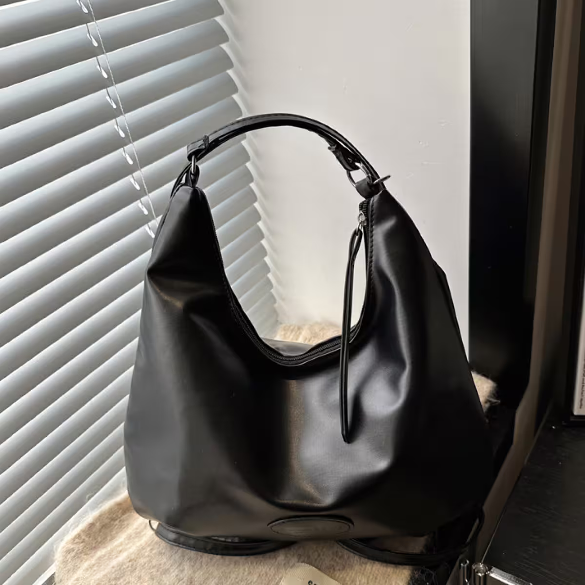 素面皮革&times;變形後背包&times;黑色-第1張