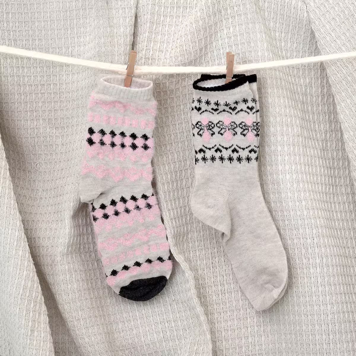 費爾島花紋毛襪&times;中筒襪&times;二雙套件襪子組-第2張