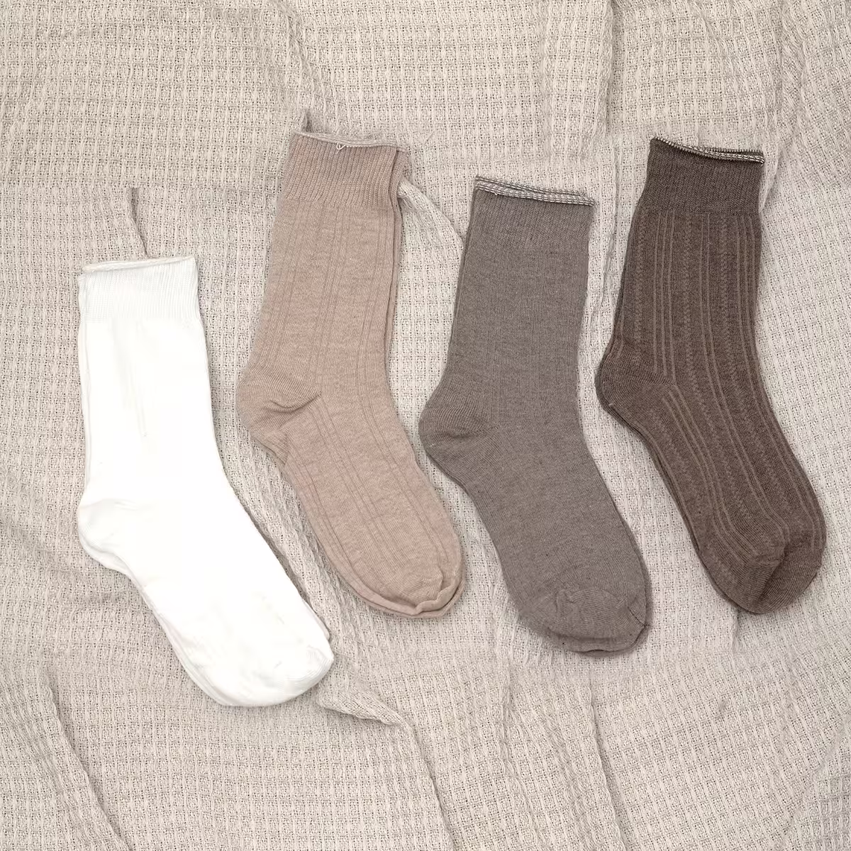 暖色系素面&times;中筒襪&times;四雙套件襪子組-第1張
