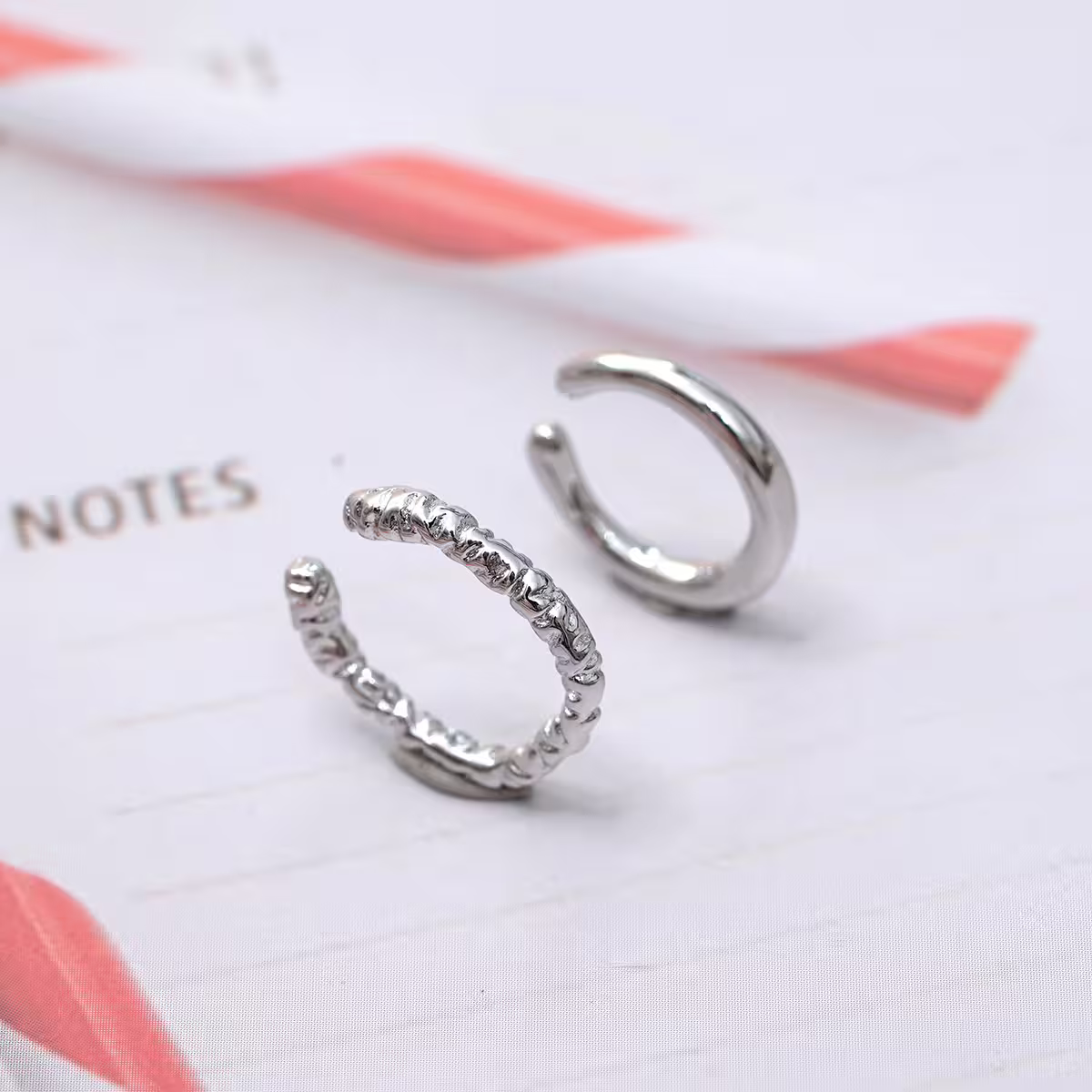 極簡斑斕波紋&times;不對稱U型耳骨夾-第4張