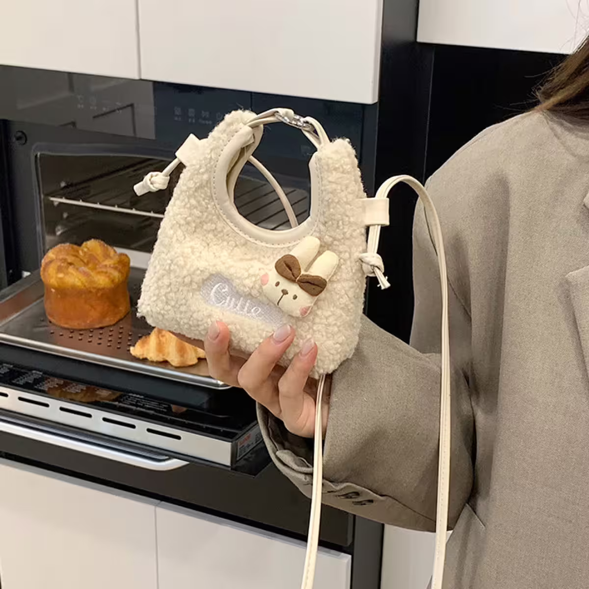 Cutie小兔羊羔捲毛&times;斜背包&times;白色-第4張