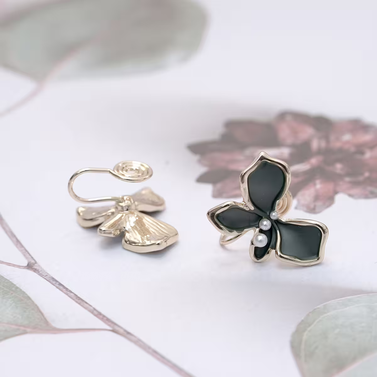 墨色蝴蝶花&times;蚊香盤U型耳夾-第3張