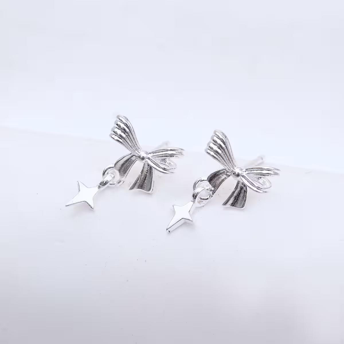 925銀針&times;蝴蝶結閃光芒&times;耳環-第1張