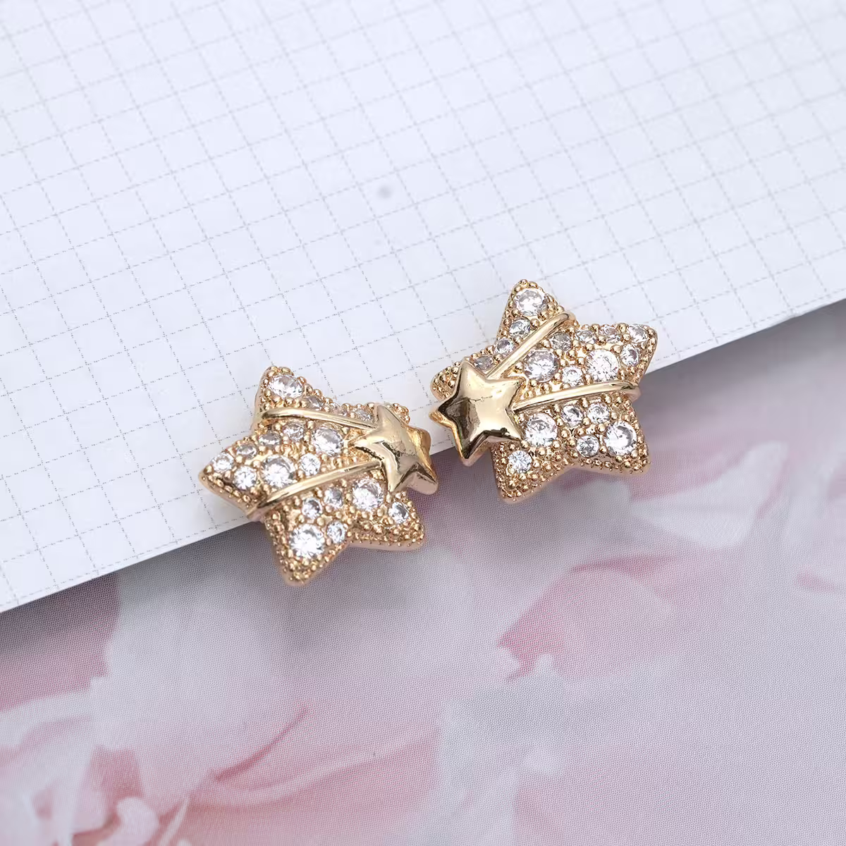 金色星星閃鑽&times;蚊香盤U型耳夾-第1張