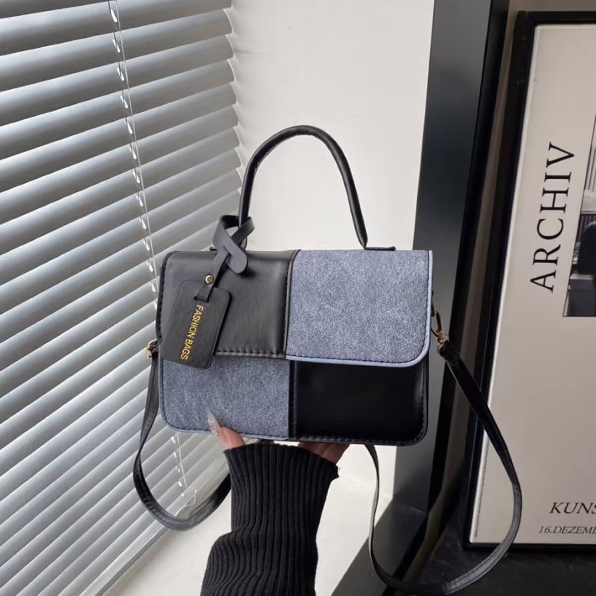 牛仔單寧皮革撞色&times;斜背包&times;黑色-第1張