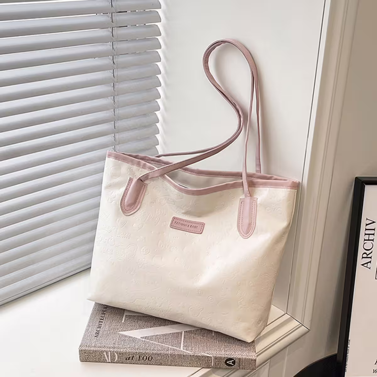 童趣壓紋包邊皮革&times;肩背包&times;粉紅-第1張