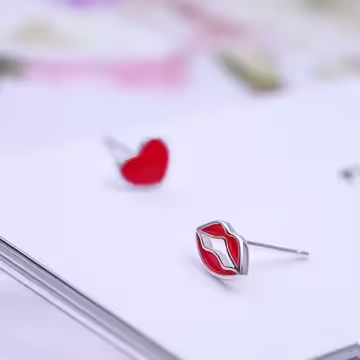 925銀針×愛心紅唇 ×不對稱耳針