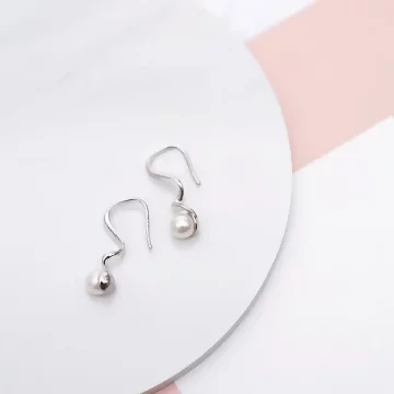 925銀針×波浪曲線珍珠×耳勾.avif