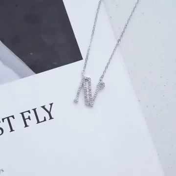 英文字母閃鑽×項鍊×N.avif