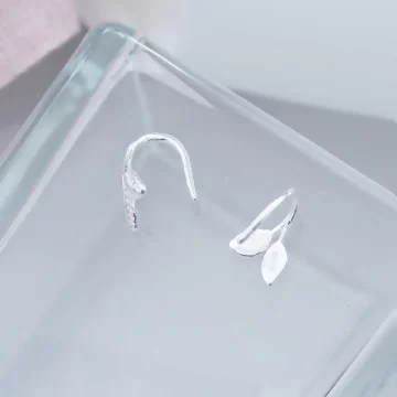 925銀針×嫩葉新芽×耳勾.avif