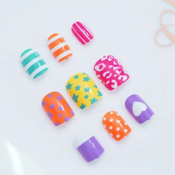 兒童×撞色普普風亮面×穿戴式手指甲片×二十四入.avif