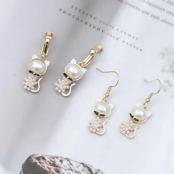 白珍珠小貓咪×吊墜耳勾.avif