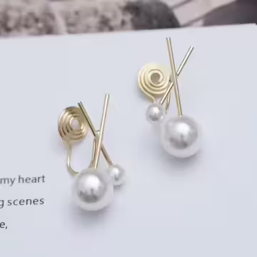 二顆交叉珍珠×蚊香盤U型耳夾