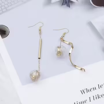 螺旋金屬玻璃球×不對稱吊墜耳勾