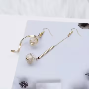 螺旋金屬玻璃球×不對稱吊墜耳勾