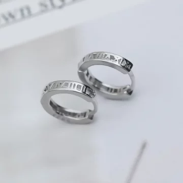 925銀針×羅馬數字×耳扣.avif