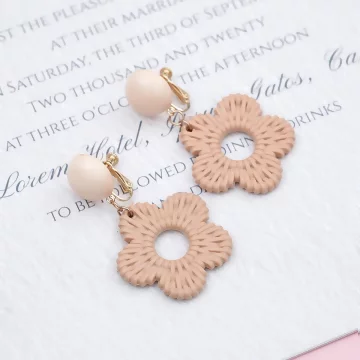 類編織大花朵×螺旋耳夾.avif
