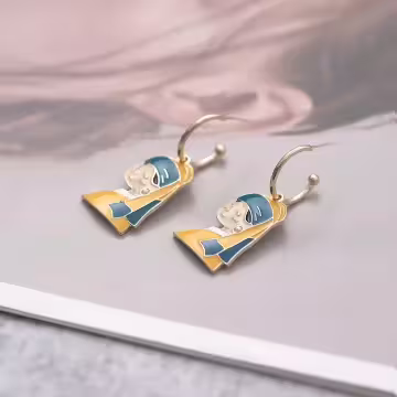 戴珍珠耳環的卡通少女×吊墜耳環