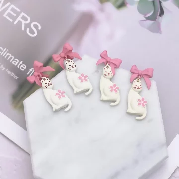 甜美粉櫻小白貓×吊墜耳環.avif