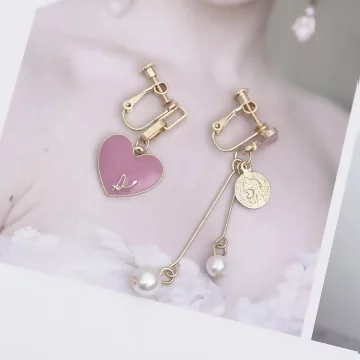 粉紫愛心希臘古幣×不對稱螺旋耳夾.avif