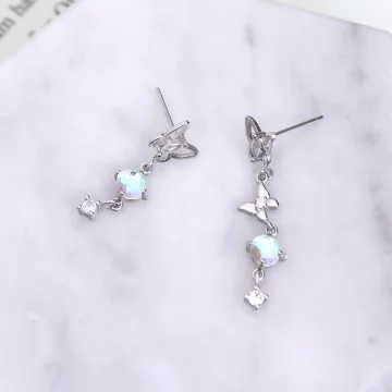 925銀針×月光石小蝴蝶×耳針.avif
