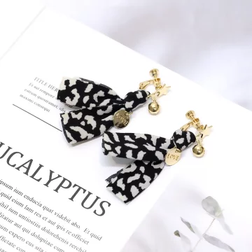 黑白豹紋布藝LOVE×螺旋耳夾.avif
