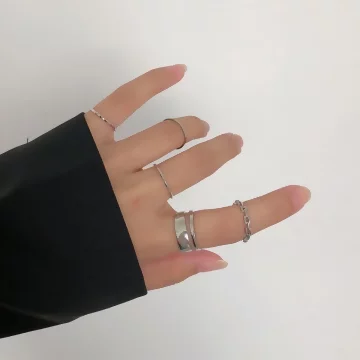 鎖鍊簡約指環×七套件戒指組×銀色.avif