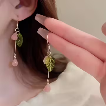 粉花綠葉鬱金香×吊墜耳勾