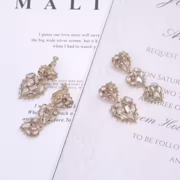 超閃愛心&times;不對稱吊墜耳環