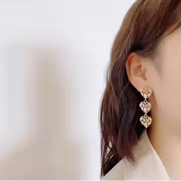 超閃愛心&times;不對稱吊墜耳環