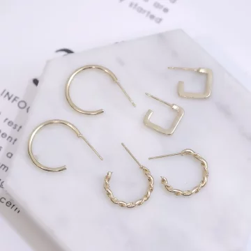 金色極簡C字×三套件耳環組.avif