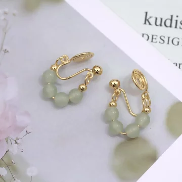綠玉串珠×蚊香盤U型耳夾.avif