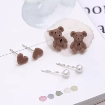 絨毛小熊愛心珍珠×三套件耳環組.avif