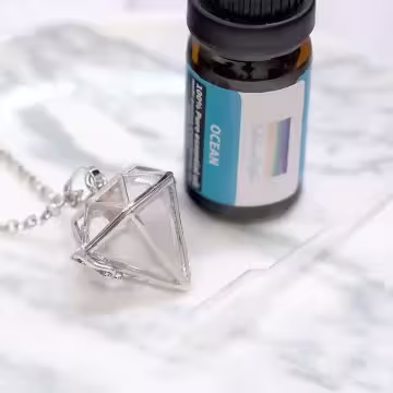 鑽石×薰香玻璃寶瓶×長項鍊