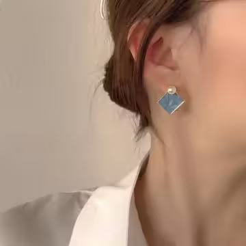 斜方暈藍珍珠&times;三角耳夾