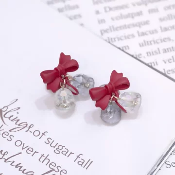 紅領結風鈴花×蚊香盤U型耳夾.avif
