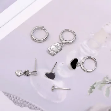 冷酷黑愛心×單邊六套件耳環組.avif