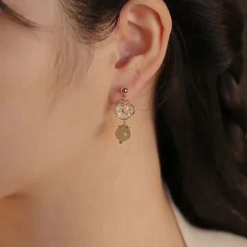 小白花古典綠珠×吊墜耳環.avif