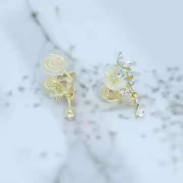 梅花閃鑽淚滴×蚊香盤U型耳夾