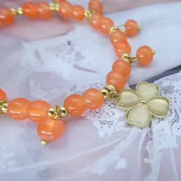 結果的橙色四葉草×固定式串珠手鍊