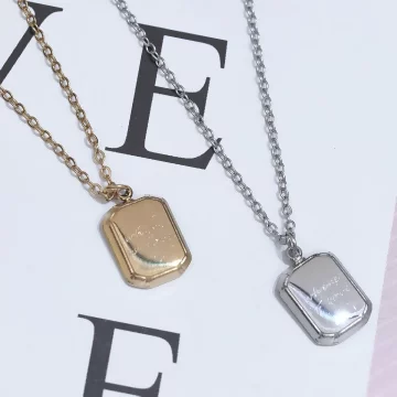 316鋼飾×字母吊牌×鎖骨項鍊×銀色.avif