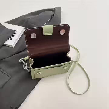 不對稱背帶掀蓋小方包×斜背包×綠色