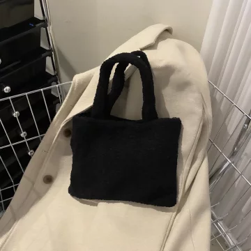 莫蘭迪絨毛小手提×手提袋×白色.avif