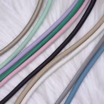 單色簡約皮革×手機斜背雙勾掛繩×黑色