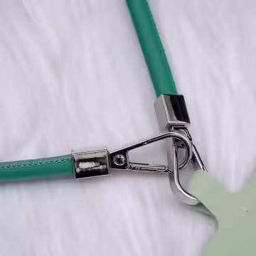 單色簡約皮革×手機斜背雙勾掛繩×深綠