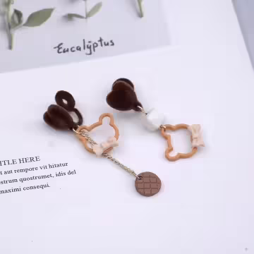 絨毛愛心小熊餅乾&times;不對稱蚊香盤U型耳夾