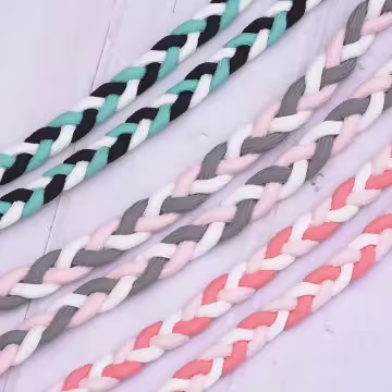 撞色麻花辮×手機斜背雙勾掛繩×灰粉