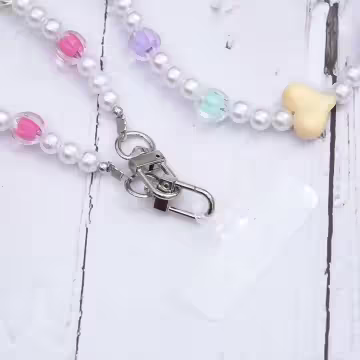彩色愛心×白色珍珠×手機斜背雙勾掛繩